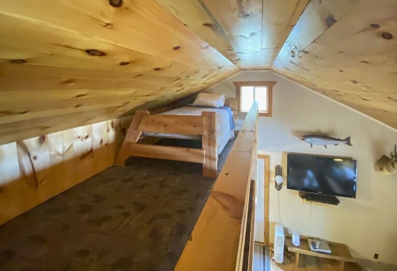 Burns Lake Cabin W/ Dock, Fire Pit, Rowboat & More