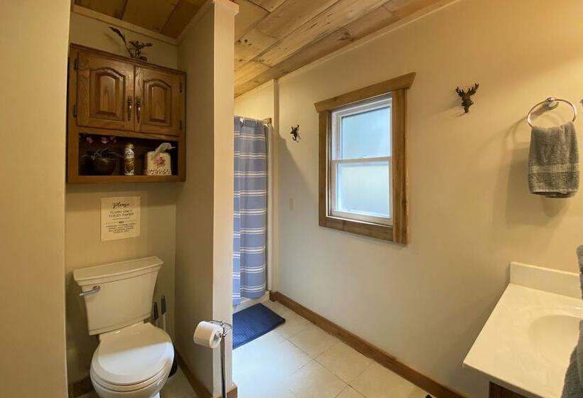 Burns Lake Cabin W/ Dock, Fire Pit, Rowboat & More