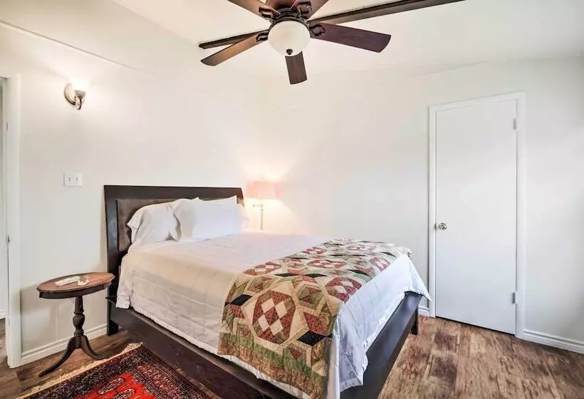 On Scenic 60 Acre Farm: Carmine Cottage W/ Porch