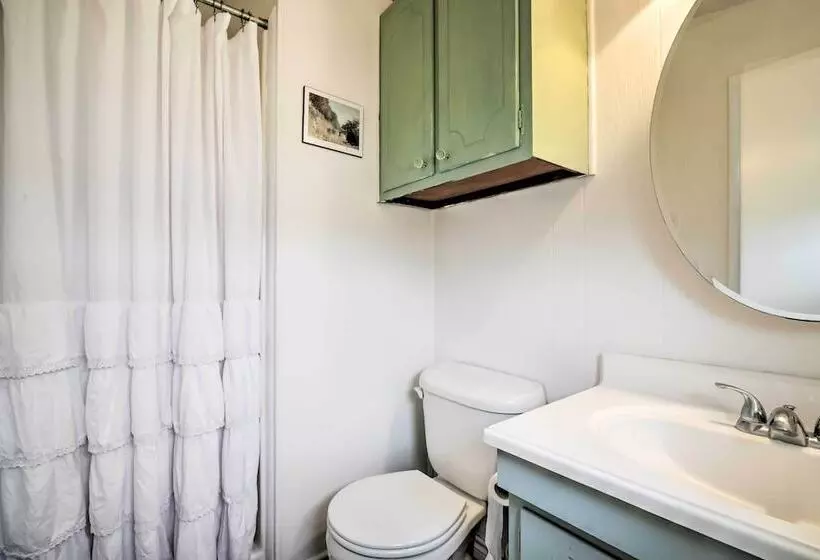 On Scenic 60 Acre Farm: Carmine Cottage W/ Porch