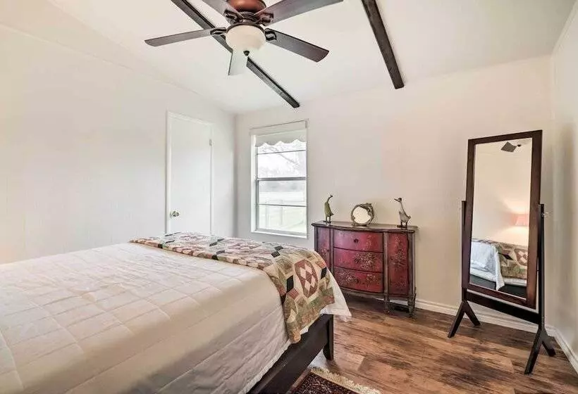 On Scenic 60 Acre Farm: Carmine Cottage W/ Porch