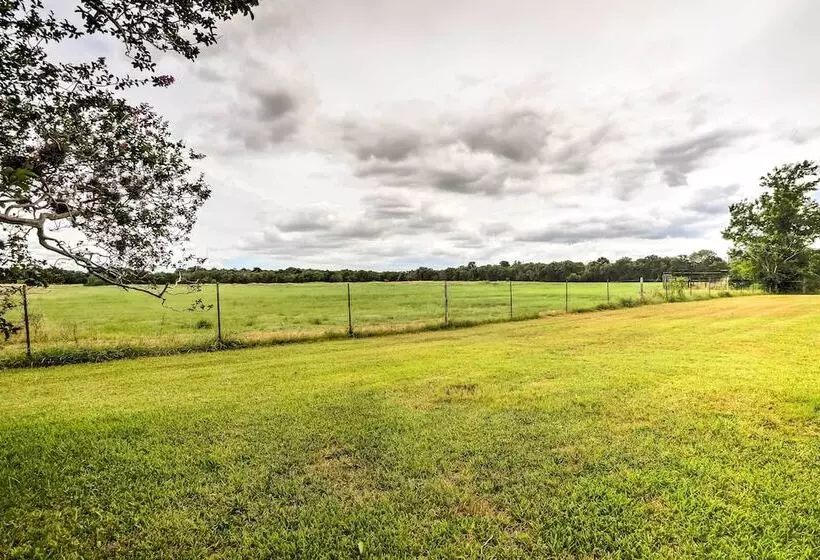 On Scenic 60 Acre Farm: Carmine Cottage W/ Porch