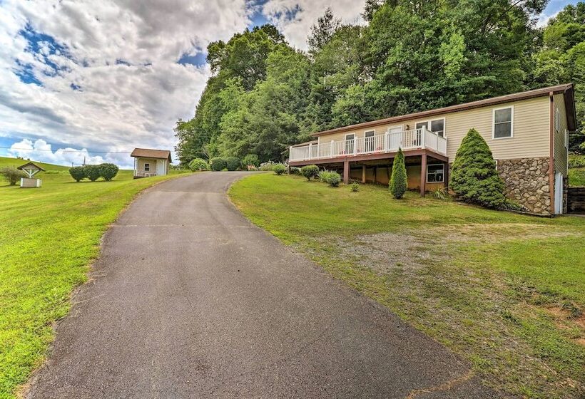 Charming Mills River Home W/ Porch & Yard!