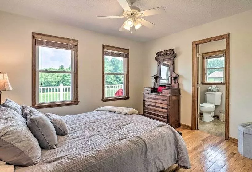 Charming Mills River Home W/ Porch & Yard!