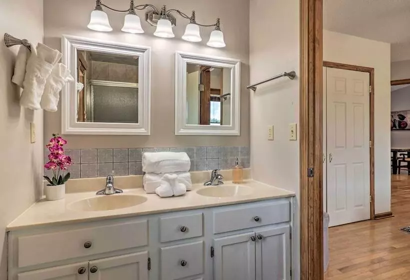 Charming Mills River Home W/ Porch & Yard!