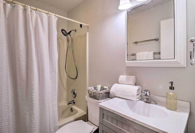 Charming Mills River Home W/ Porch & Yard!