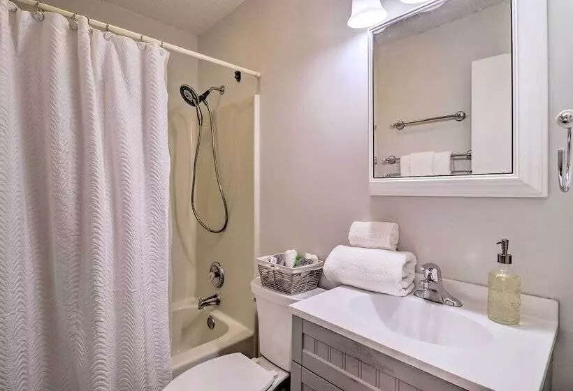 Charming Mills River Home W/ Porch & Yard!