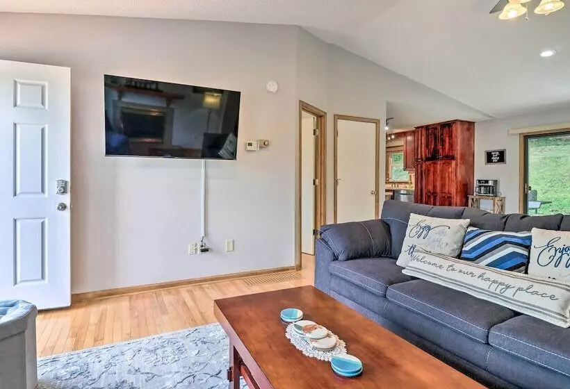 Charming Mills River Home W/ Porch & Yard!