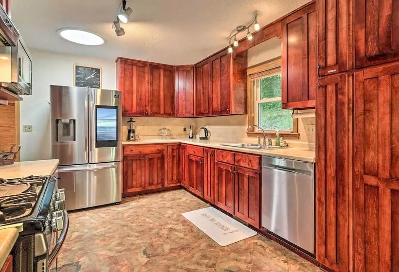 Charming Mills River Home W/ Porch & Yard!