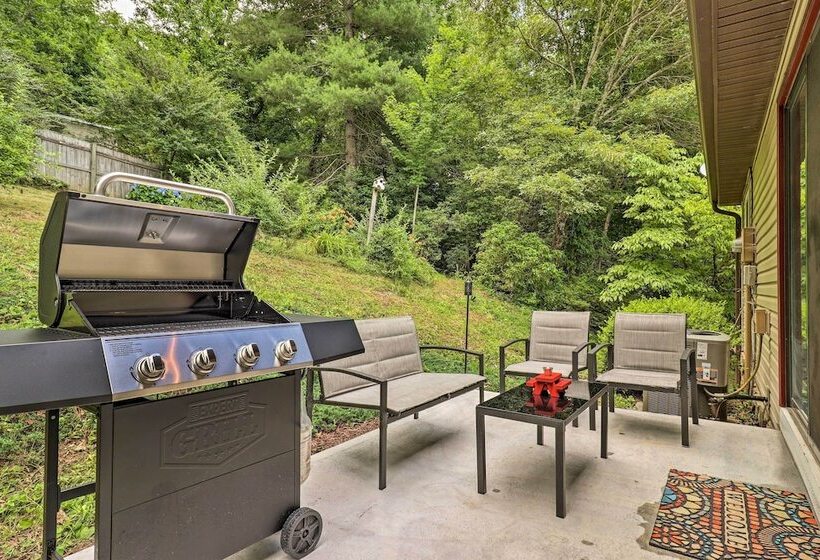 Charming Mills River Home W/ Porch & Yard!