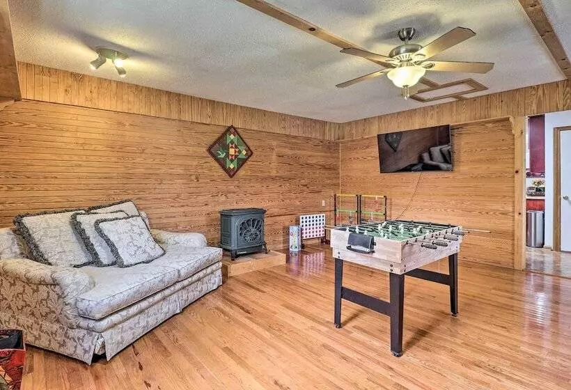 Charming Mills River Home W/ Porch & Yard!