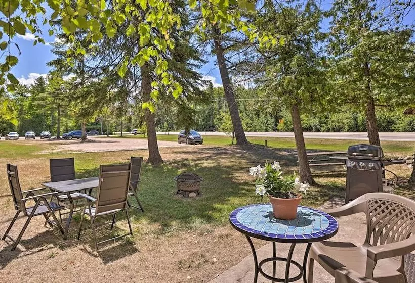 Charming Suttons Bay Cottage W/ Shared Waterfront!