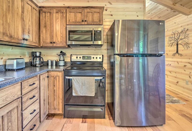 Clover Cabin W/ Hot Tub+deck In Hocking Hills!