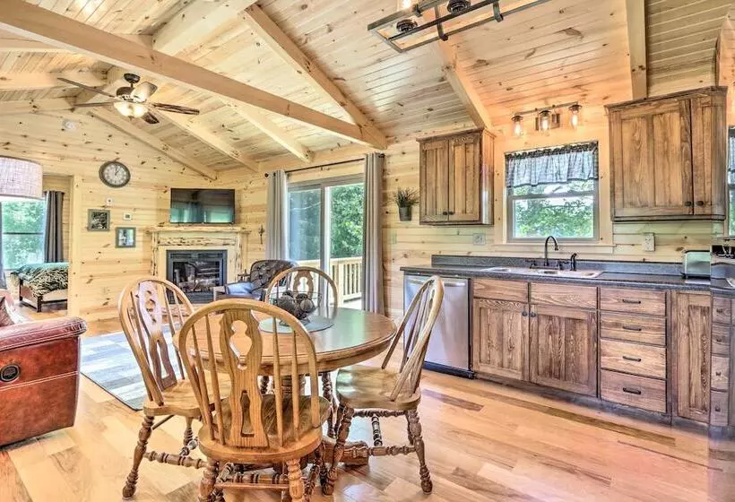 Clover Cabin W/ Hot Tub+deck In Hocking Hills!