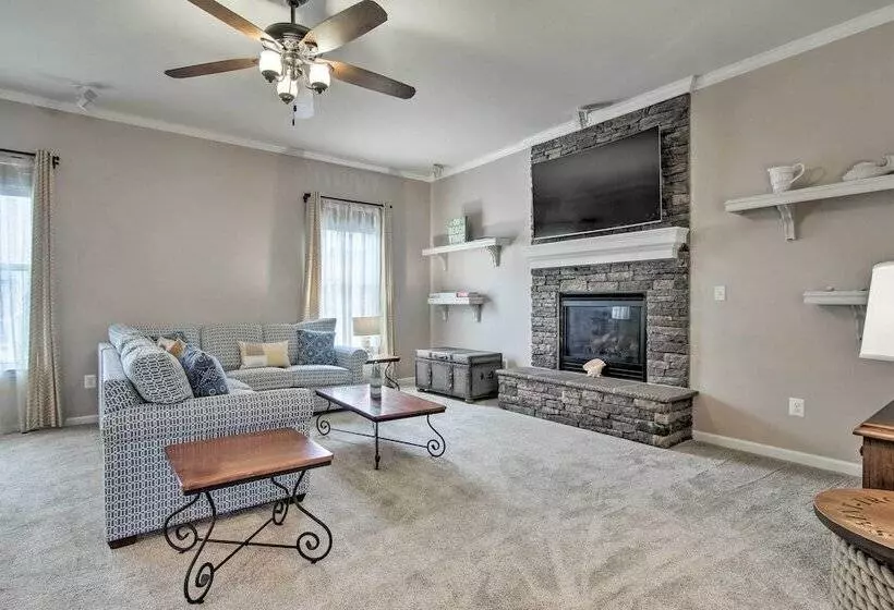 Great For Groups: Bayside Resort Home Near Fenwick