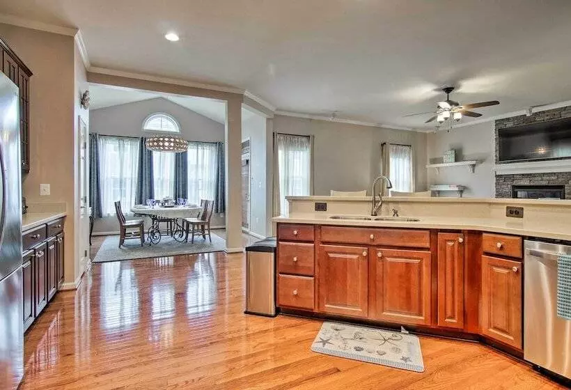 Great For Groups: Bayside Resort Home Near Fenwick