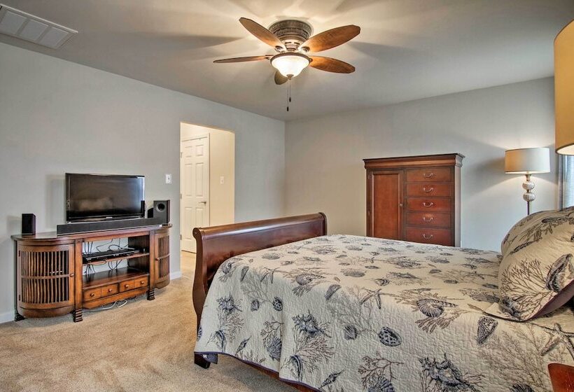 Great For Groups: Bayside Resort Home Near Fenwick