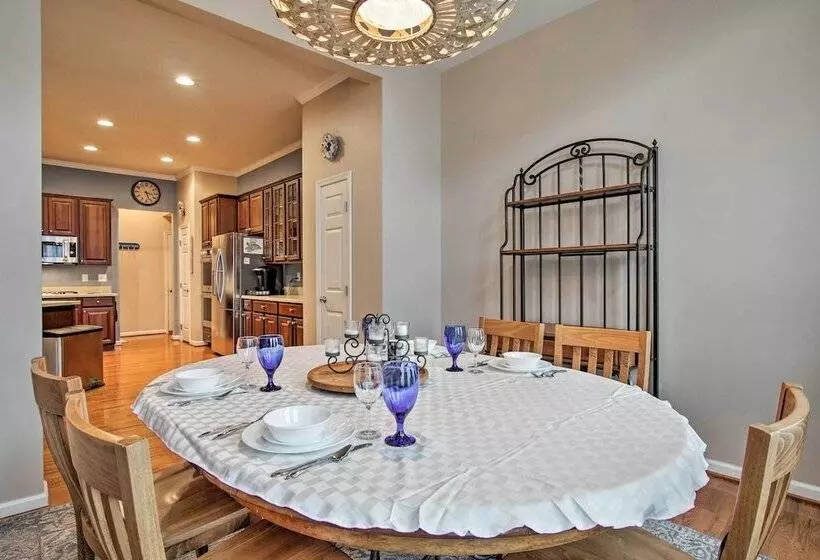 Great For Groups: Bayside Resort Home Near Fenwick