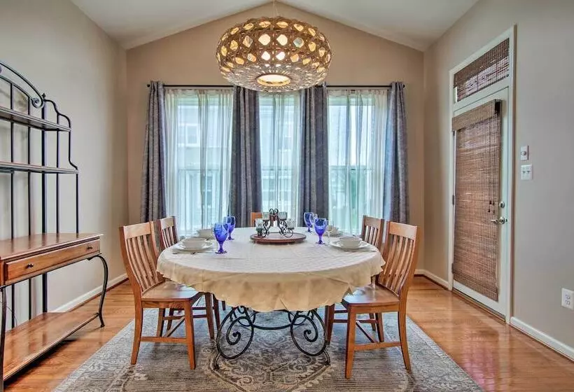 Great For Groups: Bayside Resort Home Near Fenwick