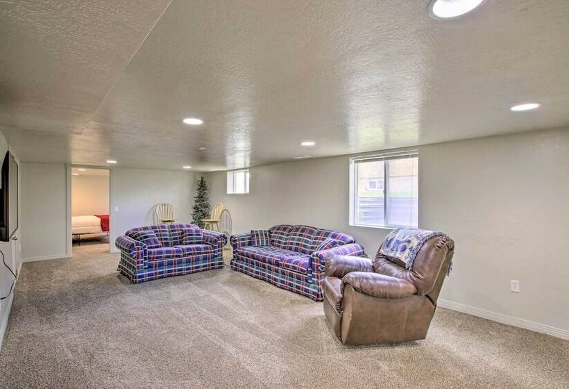 Convenient Preston Retreat W/ Private Yard!