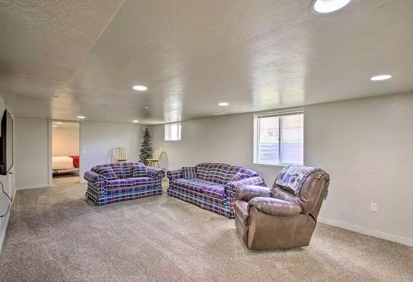 Convenient Preston Retreat W/ Private Yard!