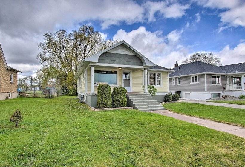 Convenient Preston Retreat W/ Private Yard!