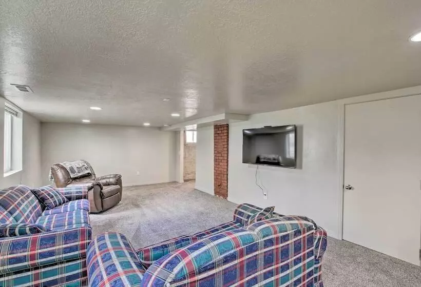 Convenient Preston Retreat W/ Private Yard!