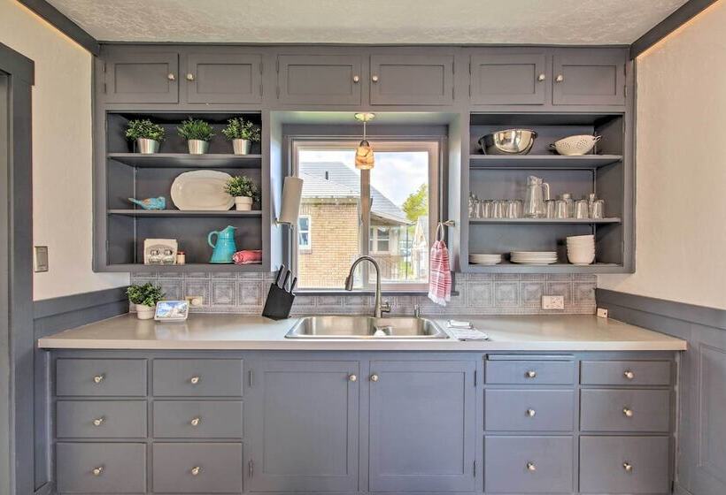 Convenient Preston Retreat W/ Private Yard!