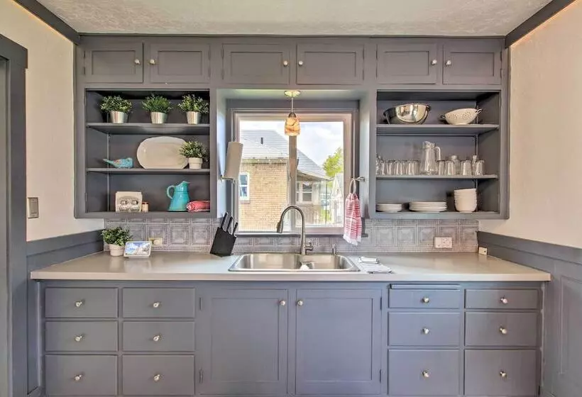 Convenient Preston Retreat W/ Private Yard!