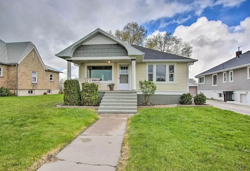 Convenient Preston Retreat W/ Private Yard!