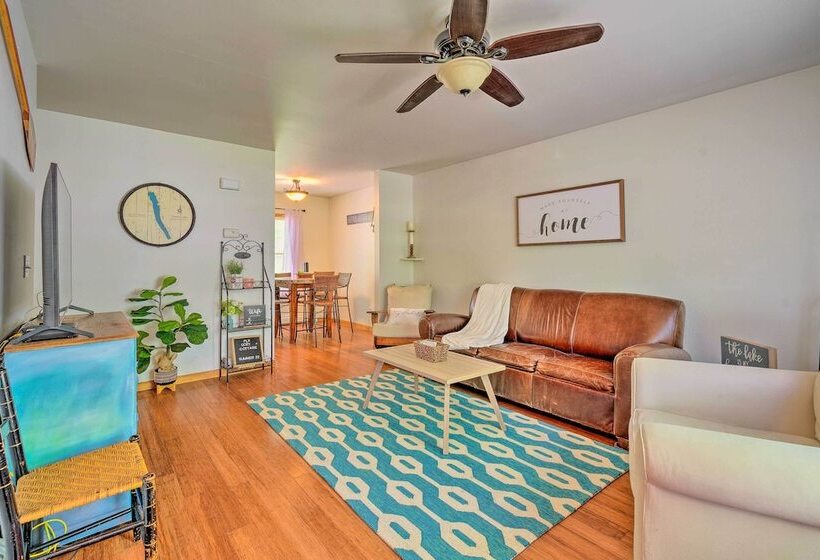 Cozy Auburn Retreat W/ Hot Tub   Walk To Lake