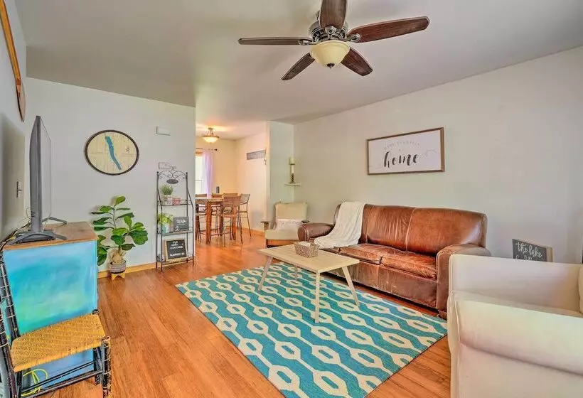 Cozy Auburn Retreat W/ Hot Tub   Walk To Lake