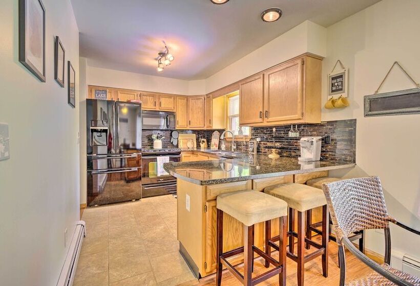 Cozy Auburn Retreat W/ Hot Tub   Walk To Lake