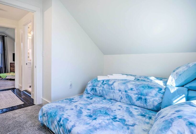 Cozy Historic Wakefield Home Close To Beaches