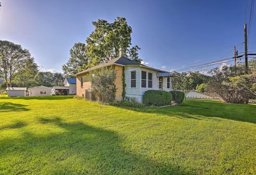 Family Friendly Marlinton Home: Walk Downtown!