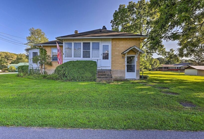 Family Friendly Marlinton Home: Walk Downtown!