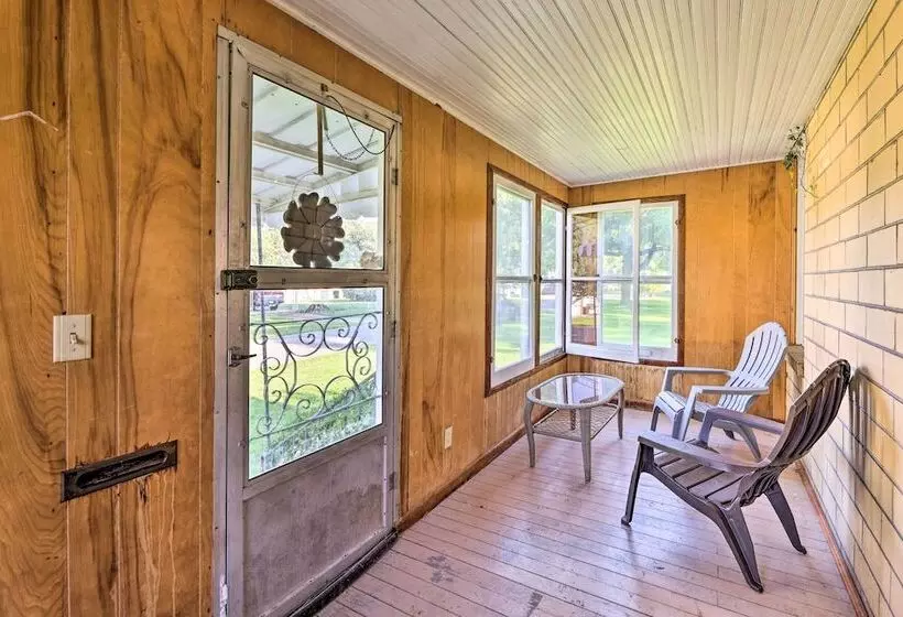 Family Friendly Marlinton Home: Walk Downtown!