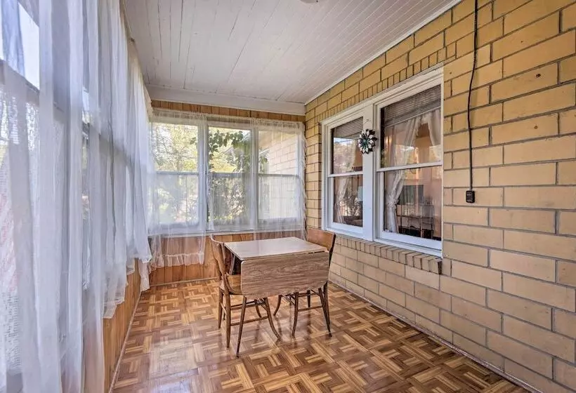 Family Friendly Marlinton Home: Walk Downtown!