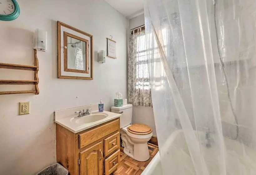 Family Friendly Marlinton Home: Walk Downtown!