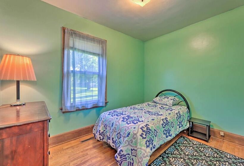 Family Friendly Marlinton Home: Walk Downtown!