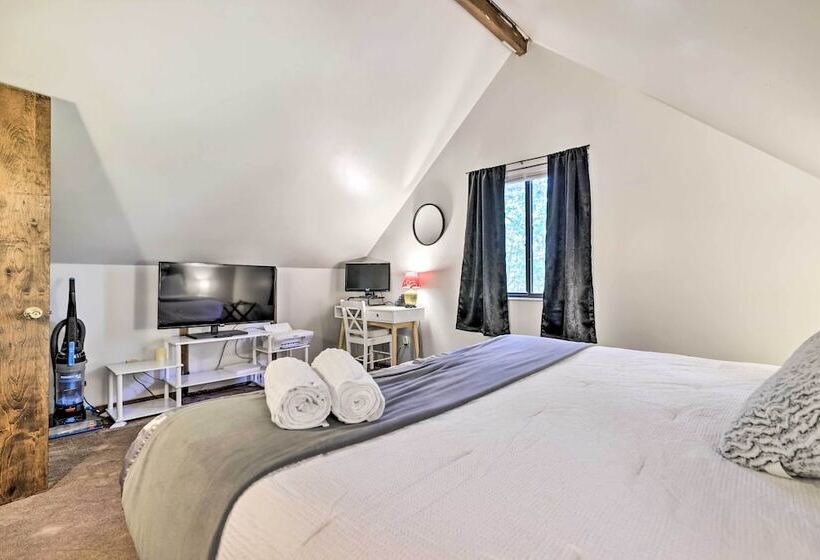 Pocono Summit Getaway W/ Game Room: Walk To Lake!