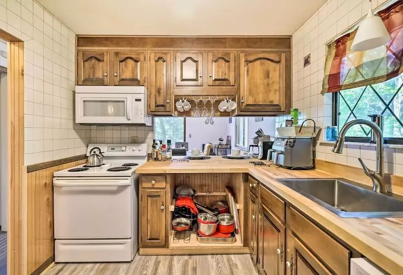 Pocono Summit Getaway W/ Game Room: Walk To Lake!