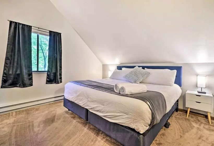 Pocono Summit Getaway W/ Game Room: Walk To Lake!