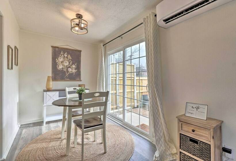 Cozy Temple Cottage W/ Private Backyard!