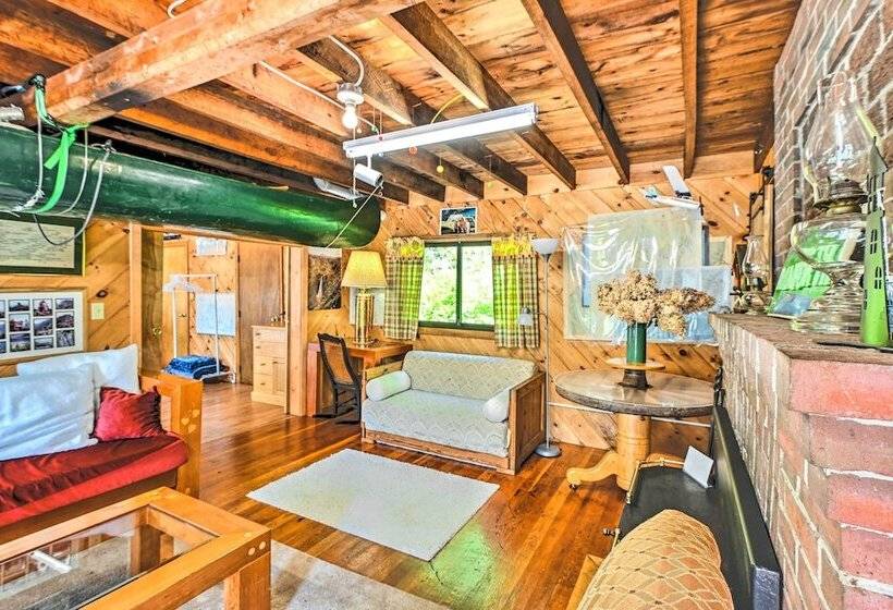 Dreamy Bucksport Hideaway On Freshwater Pond!