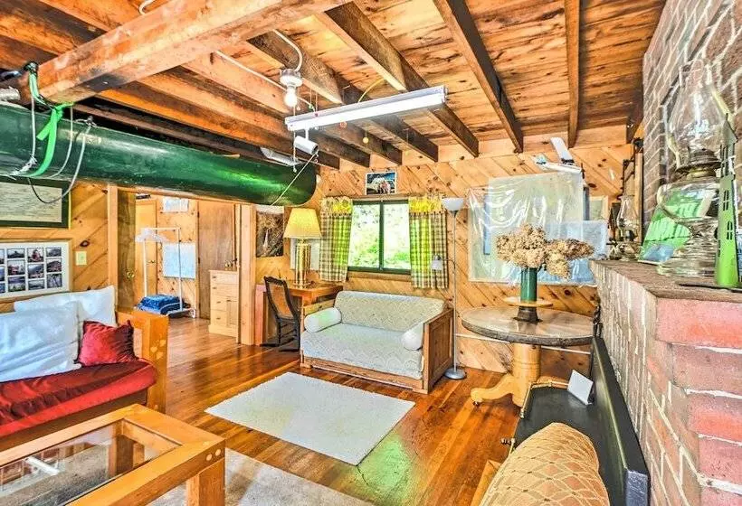 Dreamy Bucksport Hideaway On Freshwater Pond!