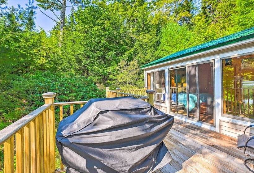 Dreamy Bucksport Hideaway On Freshwater Pond!