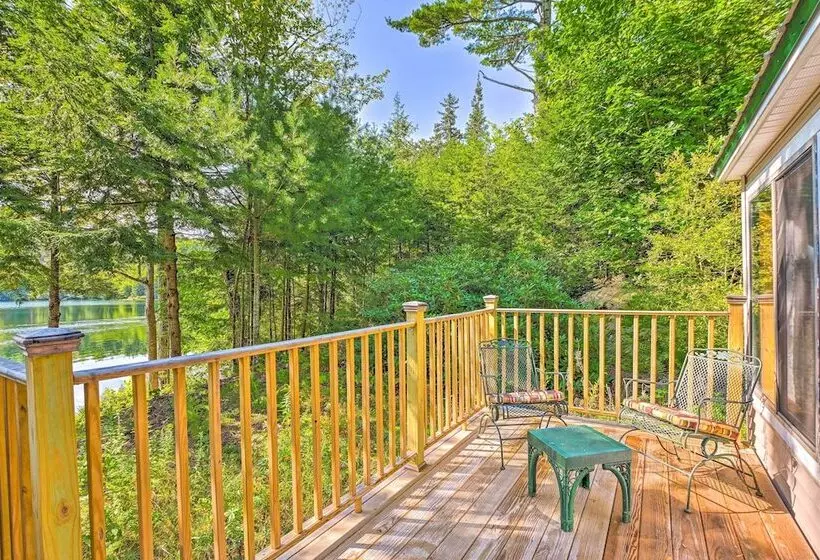 Dreamy Bucksport Hideaway On Freshwater Pond!