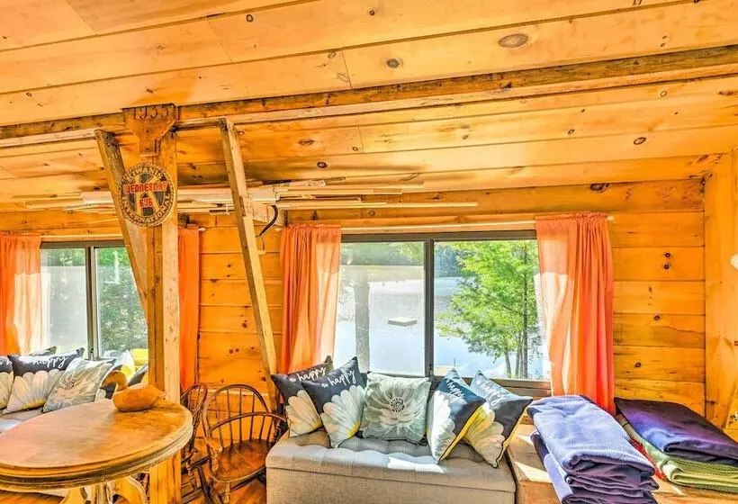 Dreamy Bucksport Hideaway On Freshwater Pond!