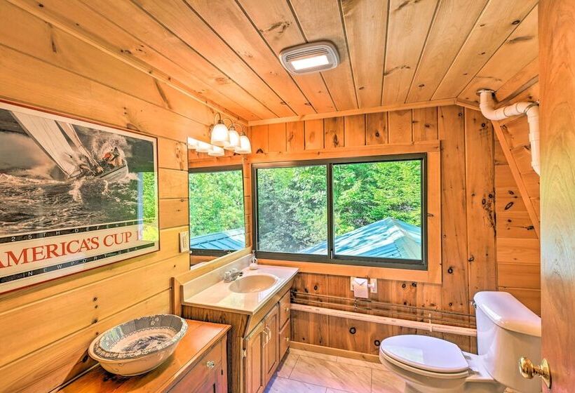 Dreamy Bucksport Hideaway On Freshwater Pond!